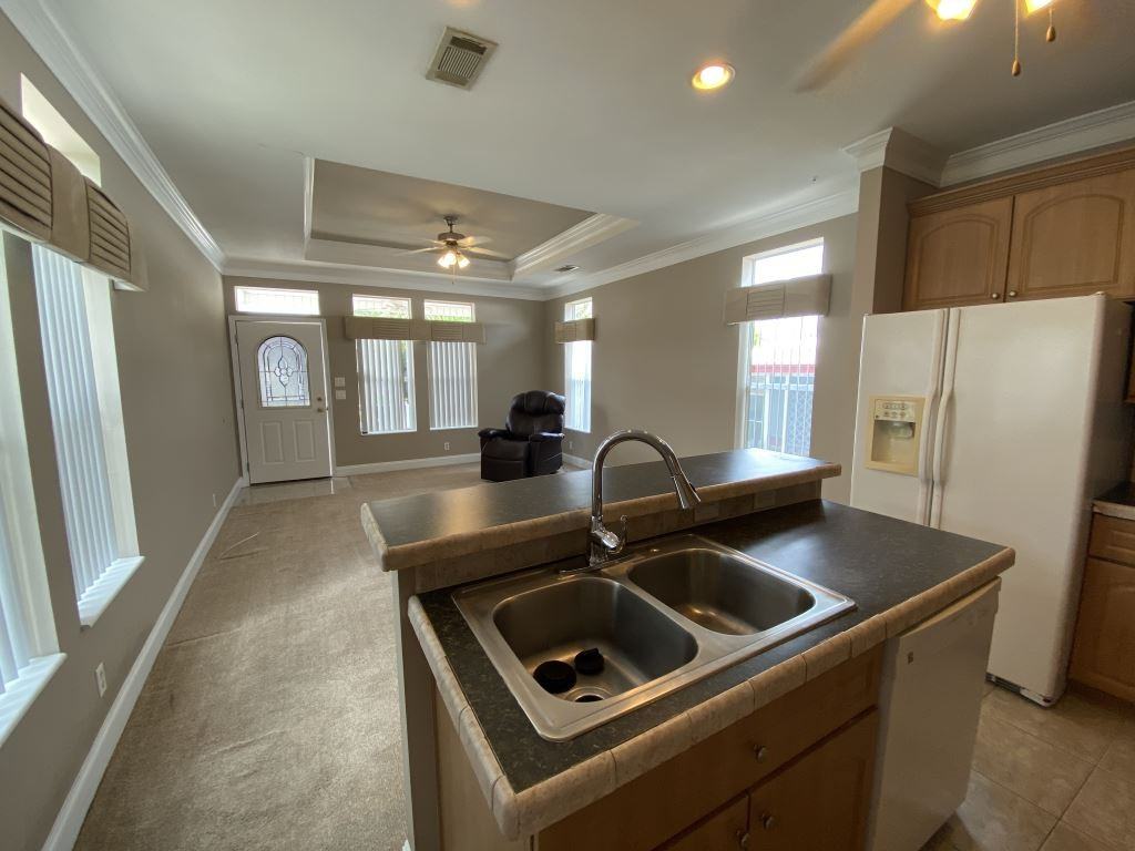 34 Freedom Dr - Photo 2 of 23