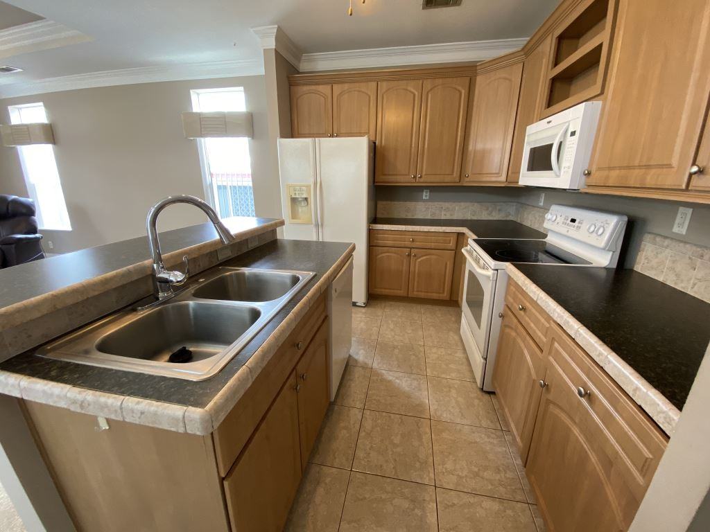 34 Freedom Dr - Photo 5 of 23