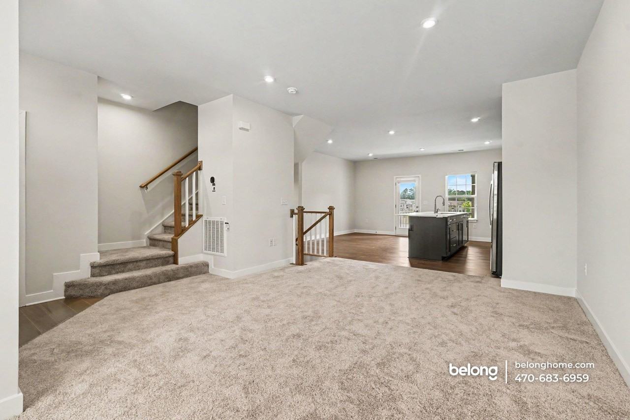 3020 Zuma St - Photo 5 of 22