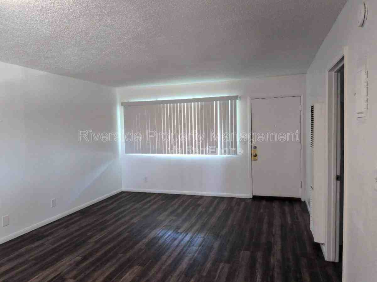 1881 Loma Vista St #2 - Photo 6 of 9