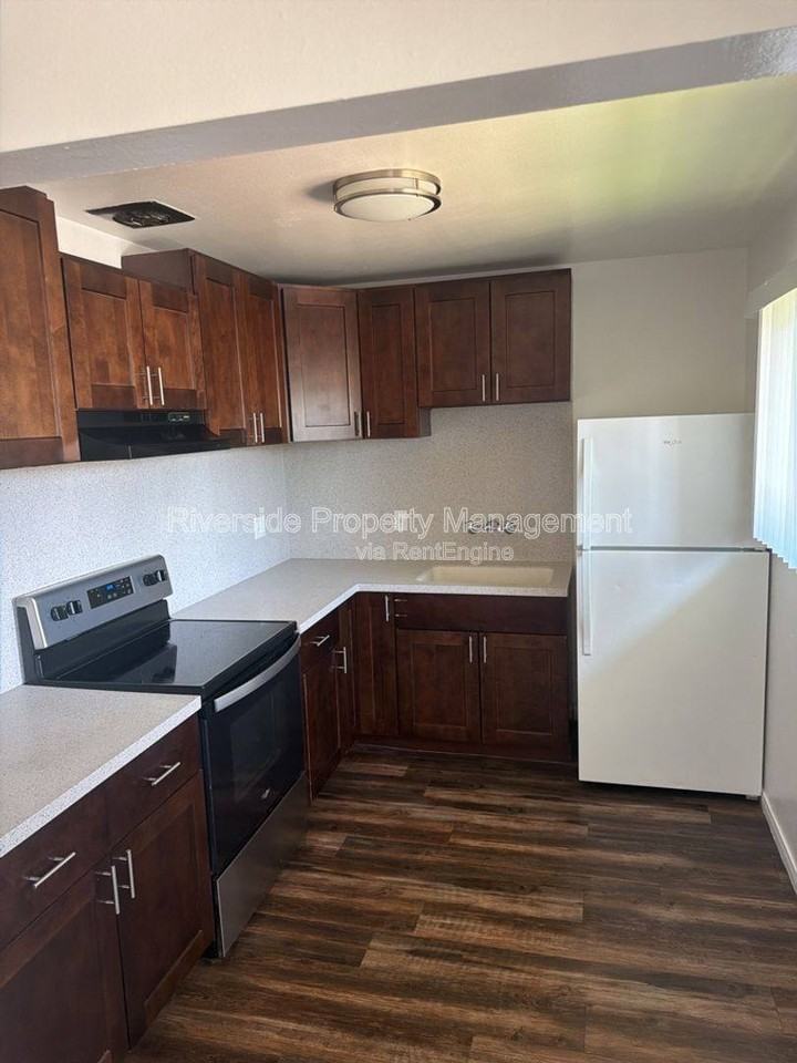 1881 Loma Vista St #2 - Photo 7 of 9