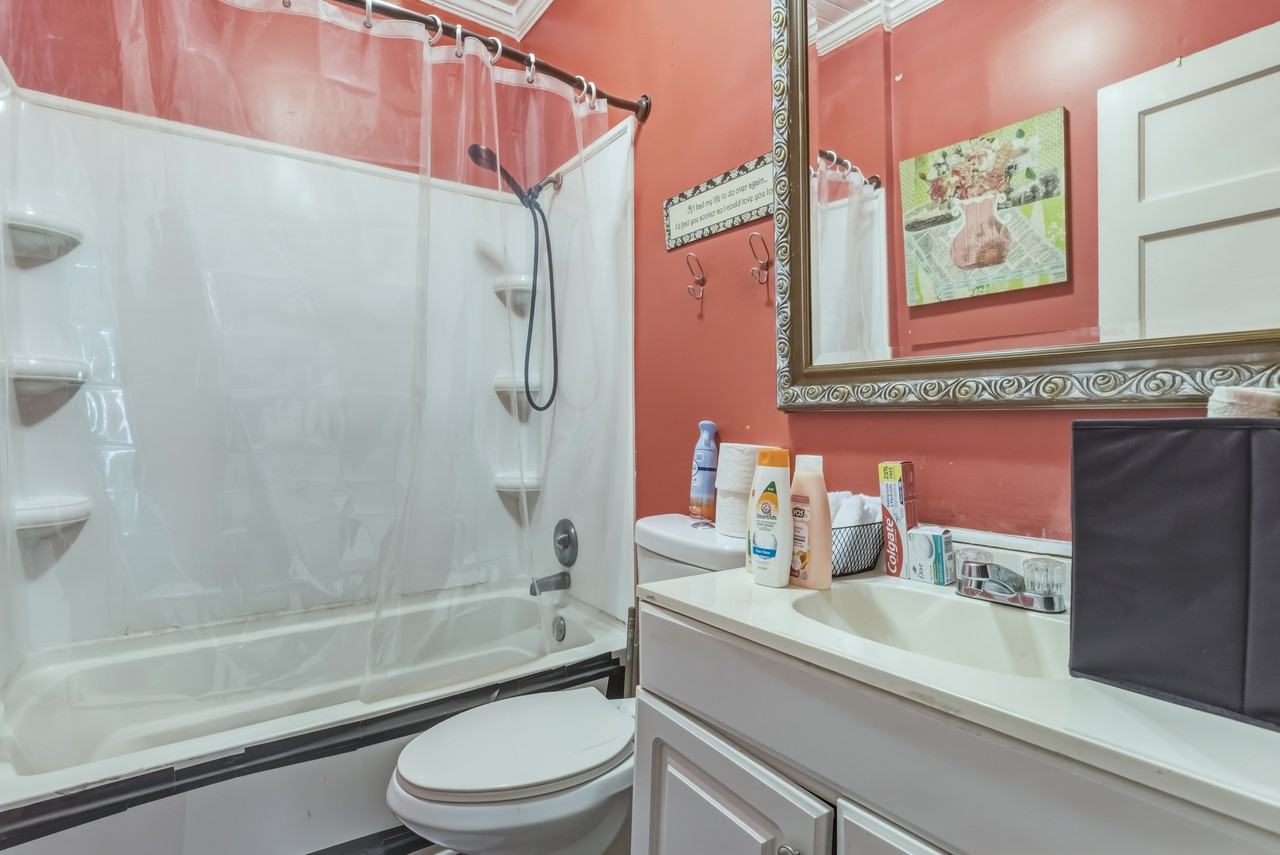 412 Pinehill Drive - Photo 5 of 20