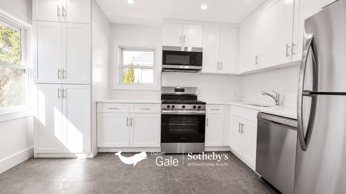 43 Yennicock Ave ##2 - Photo 6 of 11