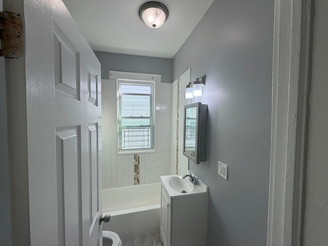 222 W End Ave ##2 - Photo 3 of 8