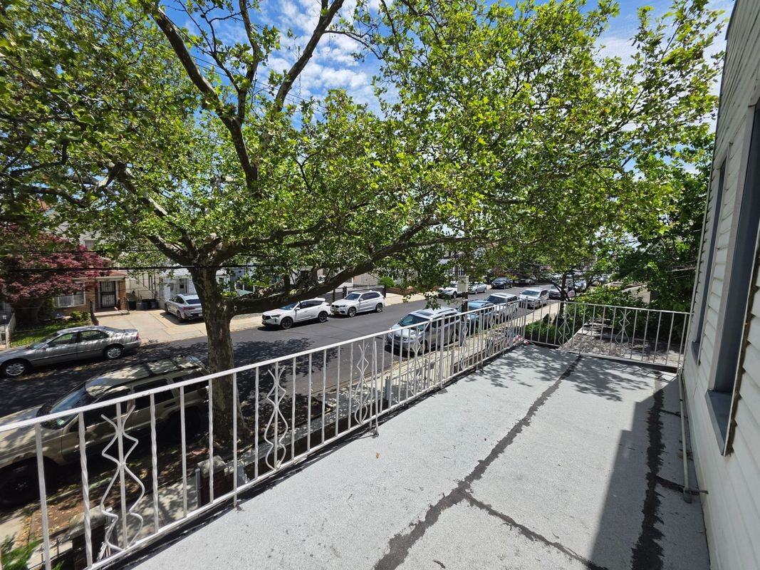1366 E 58th St - Photo 2 of 43