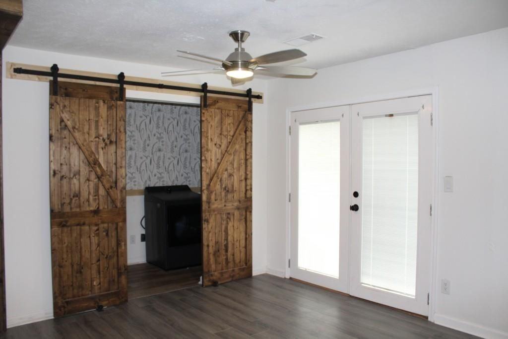 335 Poplar Ave - Photo 2 of 16