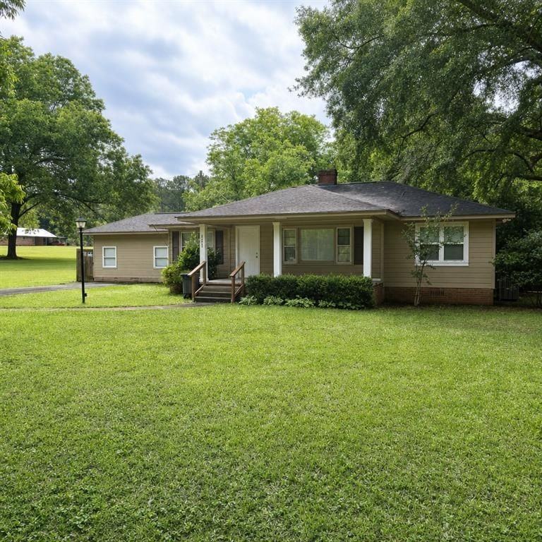 111 E Belmont Dr - Photo 2 of 12