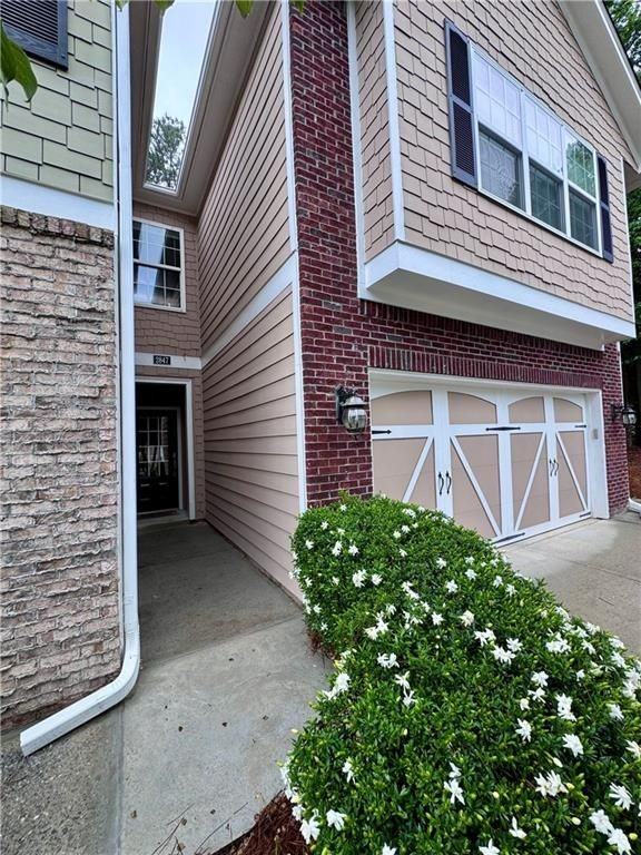 2847 Jordan Oaks Ln - Photo 2 of 17