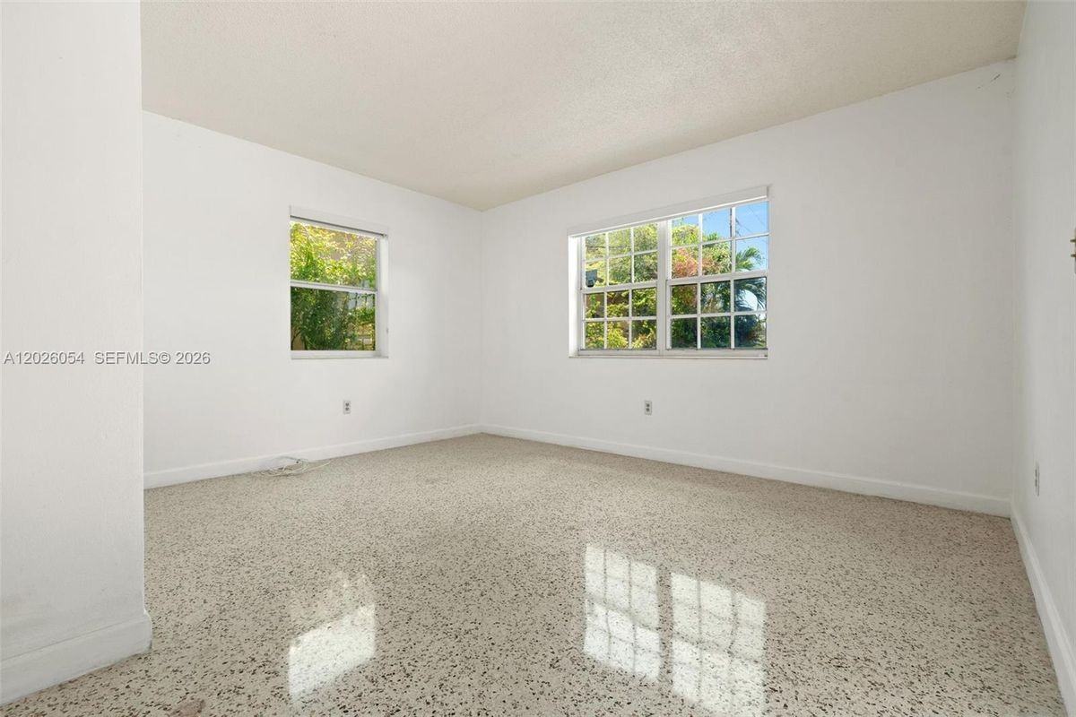 3209 Nw 13th Ter - Photo 2 of 8