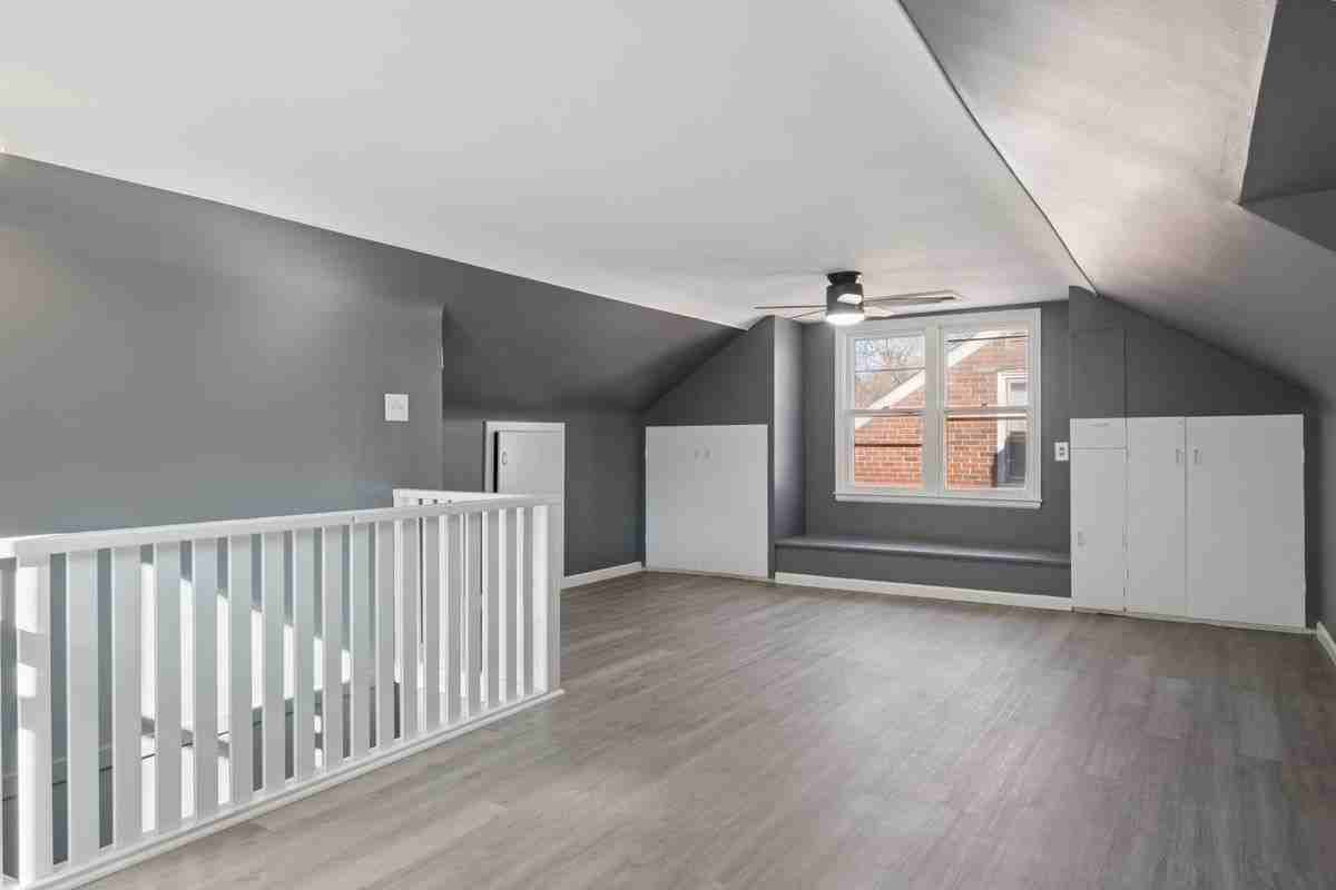 11285 Lakepointe St - Photo 5 of 9
