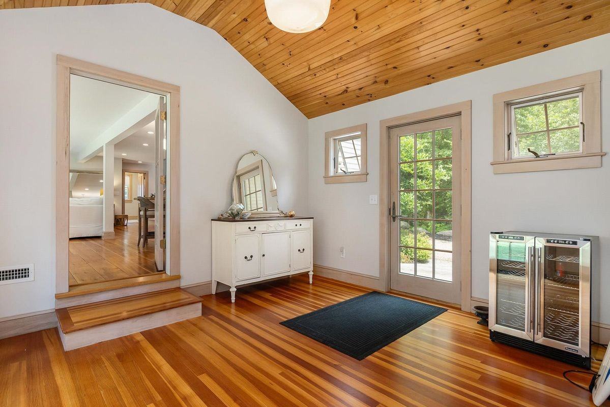 71 W Atlantic Ave - Photo 2 of 50