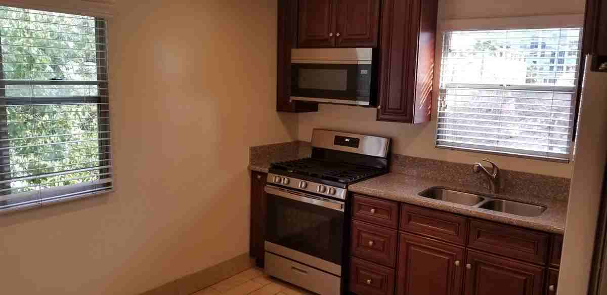 5950 Carlton Way ##13 - Photo 5 of 14