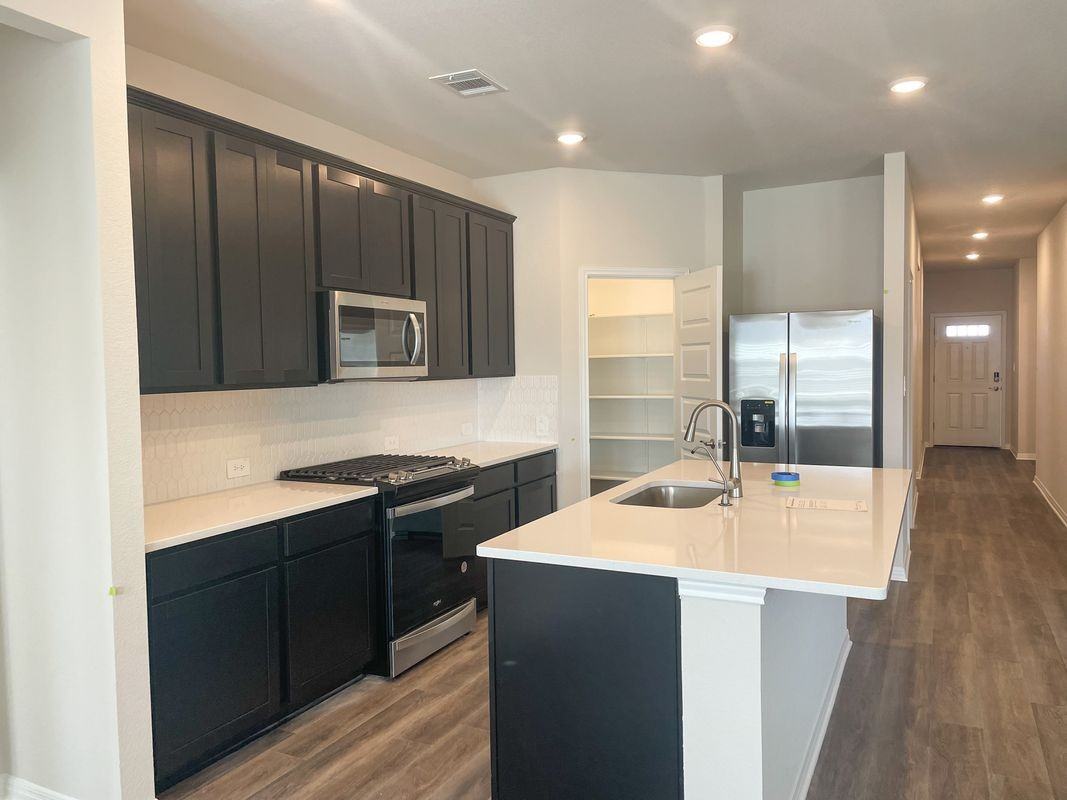 124 Stellar Wind Dr - Photo 4 of 18