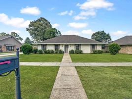 featured image of 4941 Pinehill Dr