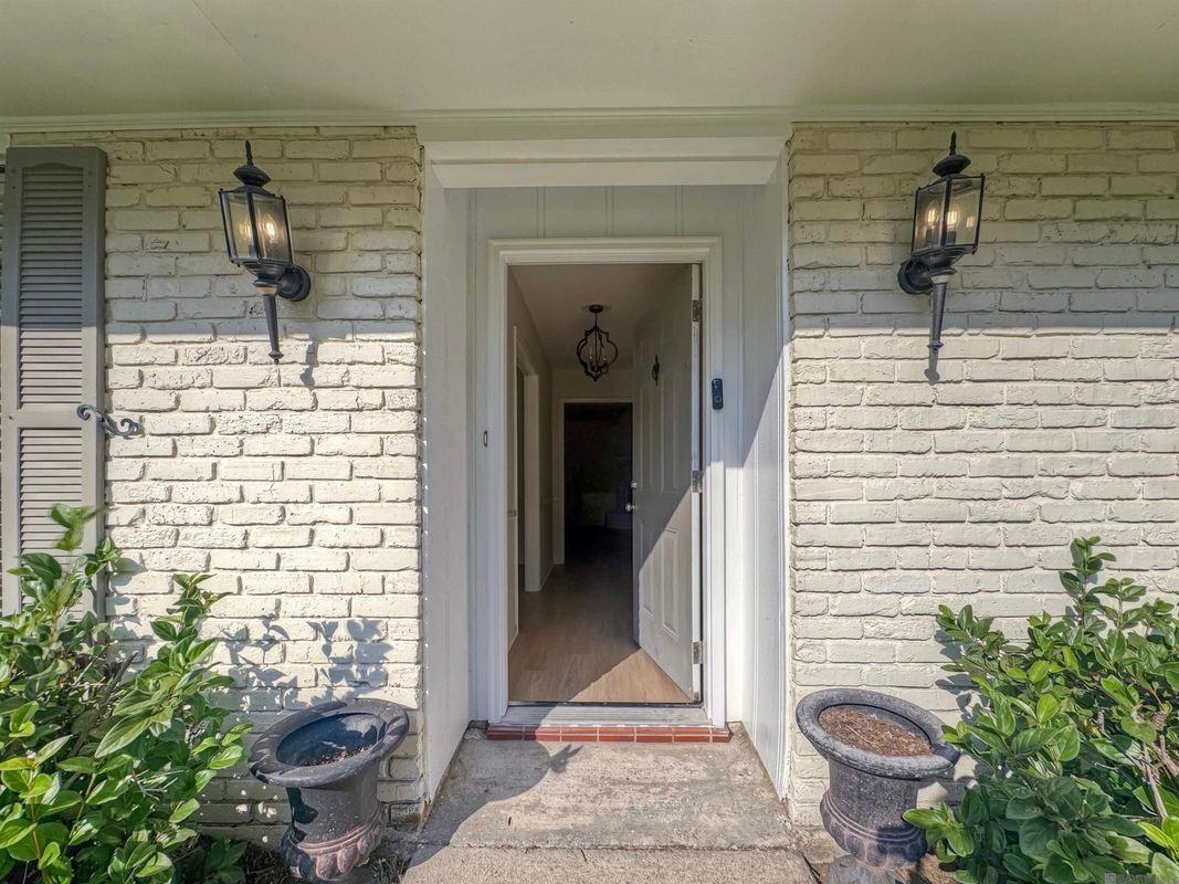 4941 Pinehill Dr - Photo 2 of 26
