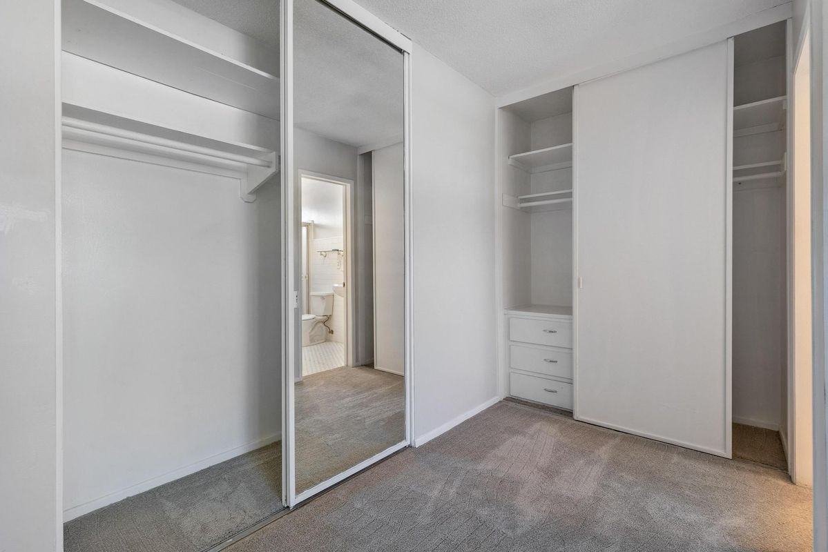2033 E 3rd St ##3k - Photo 6 of 9
