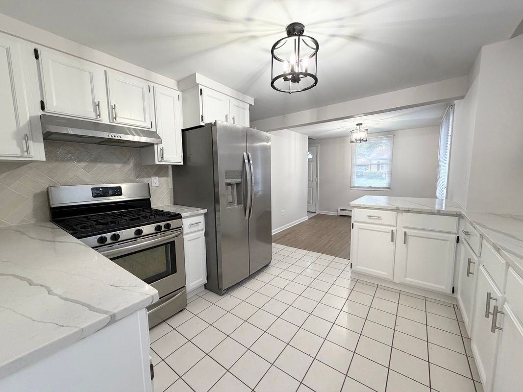 221 Meadows End Rd - Photo 2 of 16