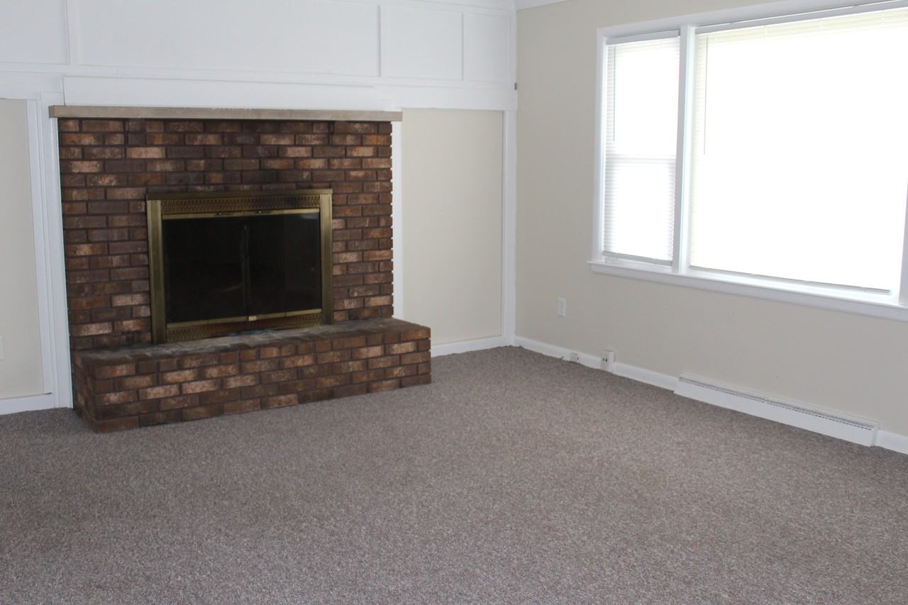 1332 Sutherland Ave - Photo 3 of 9