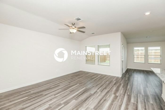 2520 Shakopee St - Photo 2 of 16