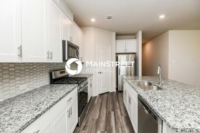 2520 Shakopee St - Photo 5 of 16