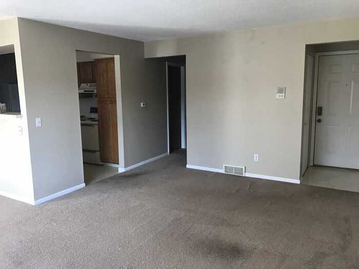 721 Keenway Cir #B - Photo 6 of 6