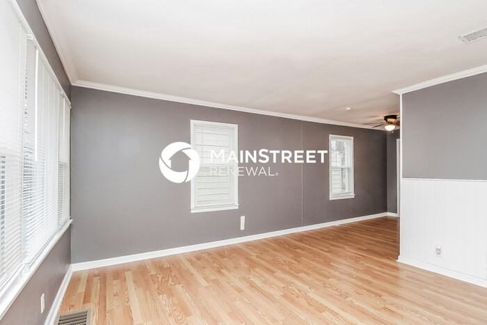 1928 2nd Ave - Photo 3 of 16