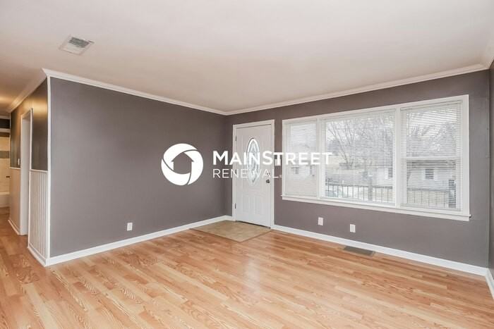 1928 2nd Ave - Photo 4 of 16
