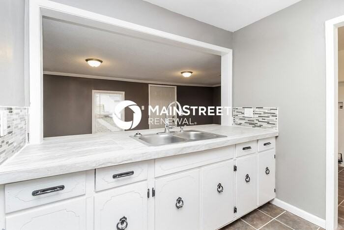 1928 2nd Ave - Photo 6 of 16