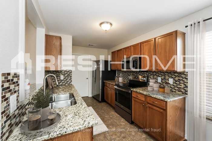 2968 Saint Bernard Dr - Photo 2 of 18