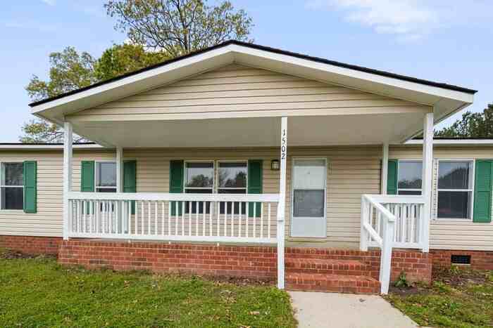 1502 Clan Campbell Dr - Photo 3 of 39