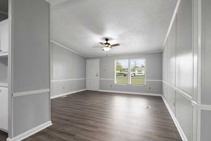 1502 Clan Campbell Dr - Photo 6 of 39