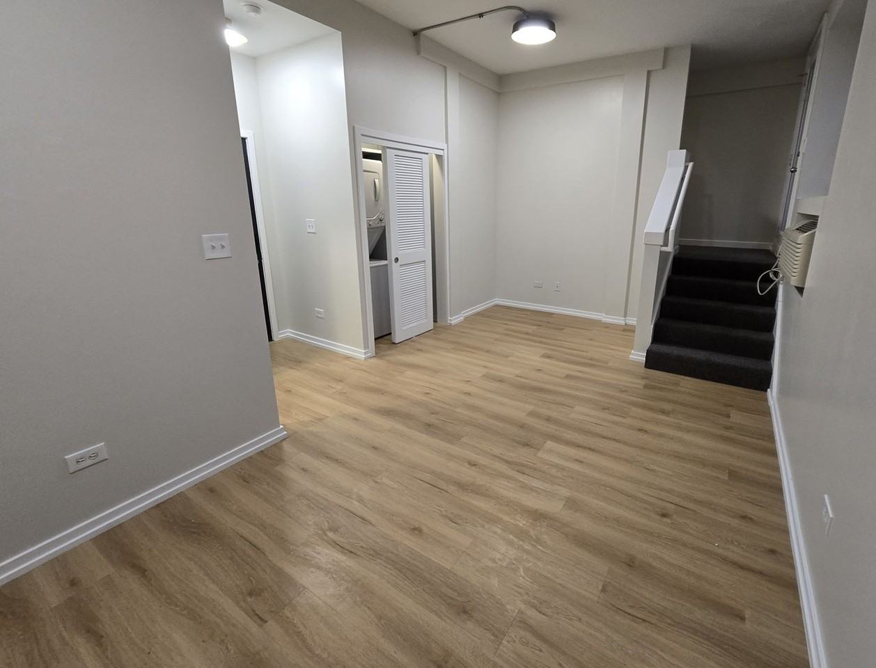 5051 N Kenmore Ave - Photo 5 of 46