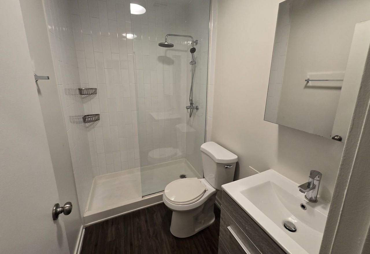 5051 N Kenmore Ave - Photo 6 of 46