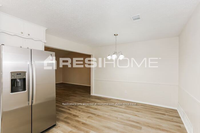 1300 Prelude Dr - Photo 4 of 19