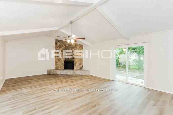 1300 Prelude Dr - Photo 5 of 19