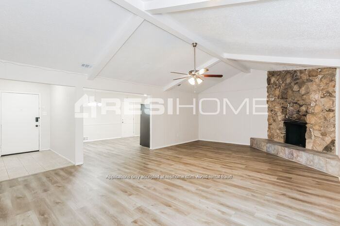 1300 Prelude Dr - Photo 6 of 19