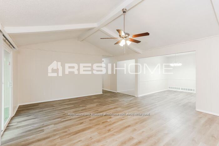 1300 Prelude Dr - Photo 7 of 19