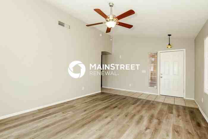 4637 E Hartford Ave - Photo 4 of 16