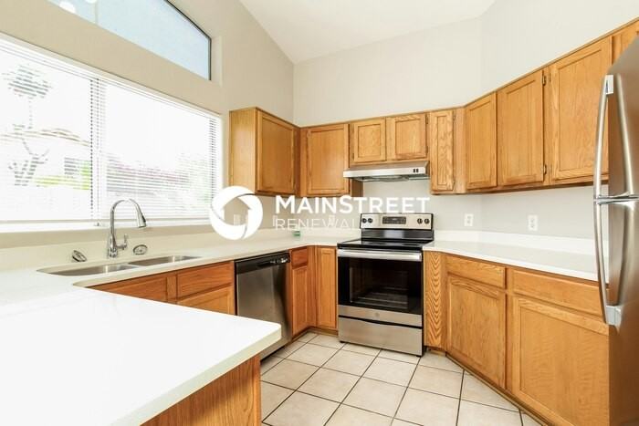 4637 E Hartford Ave - Photo 7 of 16