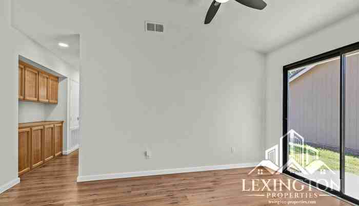 3320 Saxonville Way - Photo 6 of 12