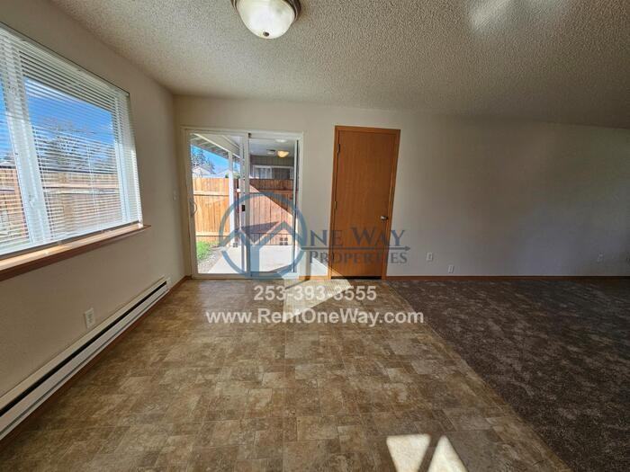 16912 B St E - Photo 4 of 7