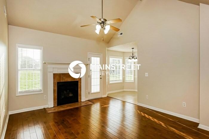 236 Tanner Point Dr - Photo 3 of 16