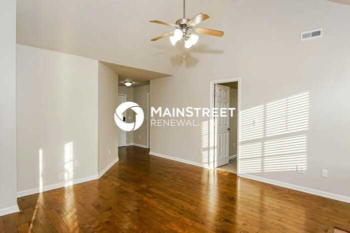 236 Tanner Point Dr - Photo 5 of 16