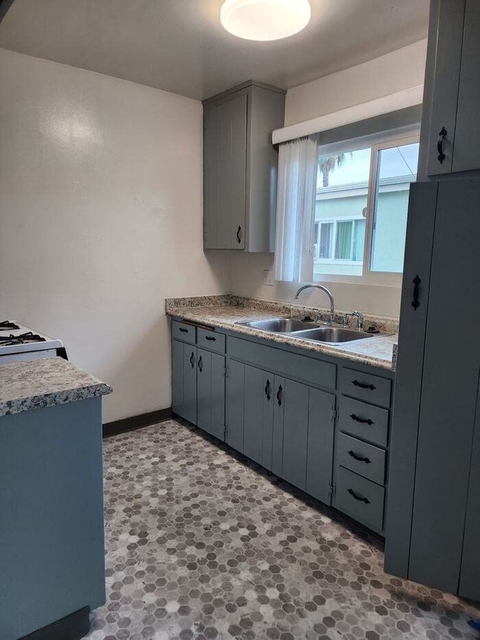 4452 Rosebud Ln #C - Photo 4 of 12