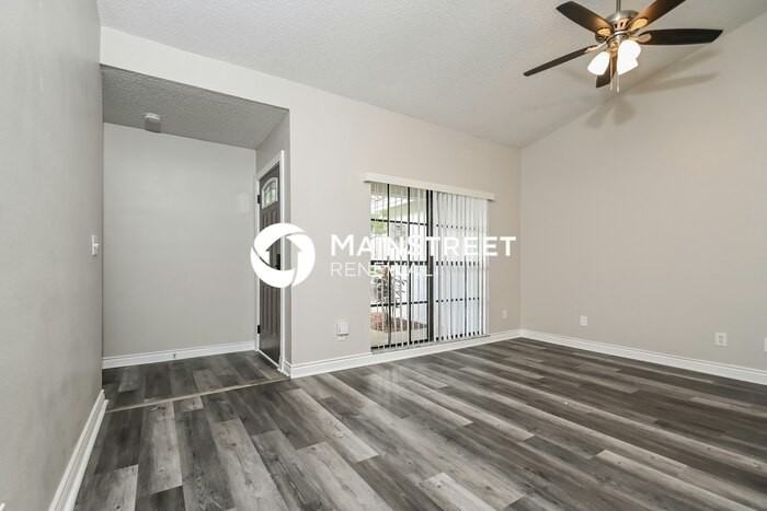 1707 Tallowtree Cir - Photo 5 of 16