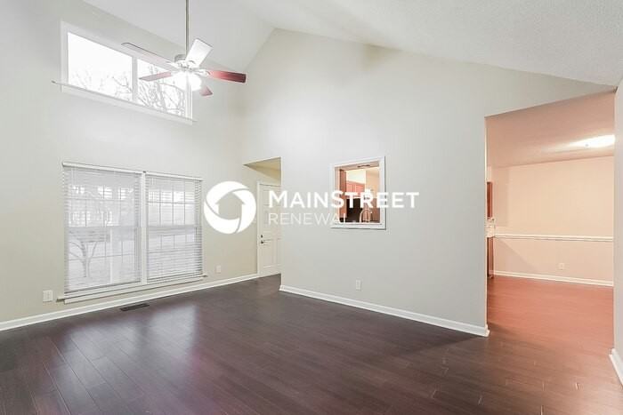 102 Oak Ct - Photo 2 of 15