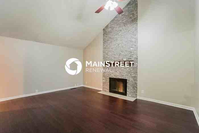 102 Oak Ct - Photo 3 of 15