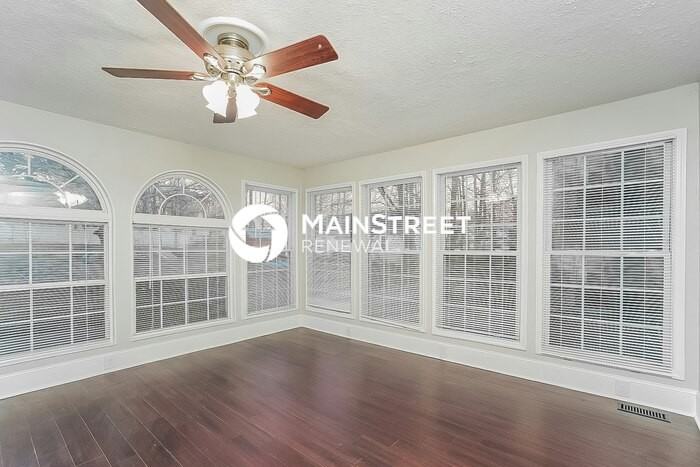 102 Oak Ct - Photo 5 of 15