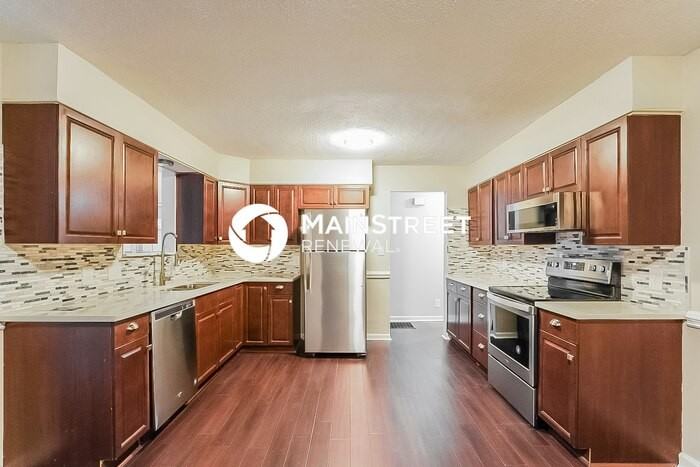 102 Oak Ct - Photo 6 of 15