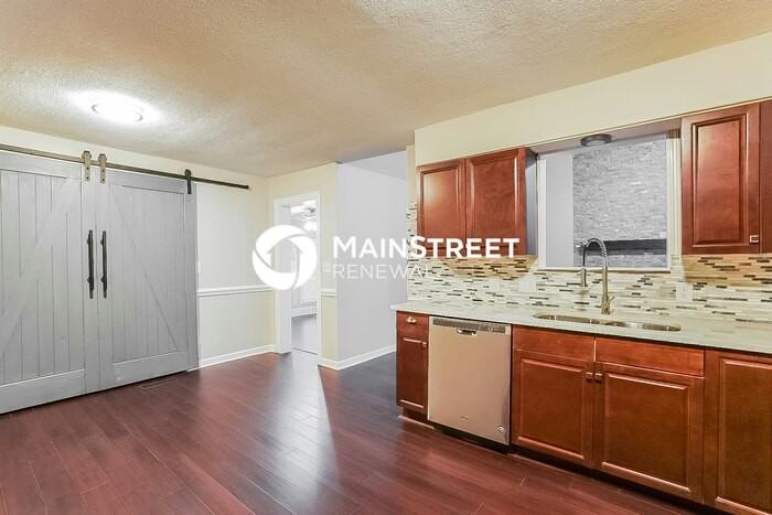 102 Oak Ct - Photo 7 of 15